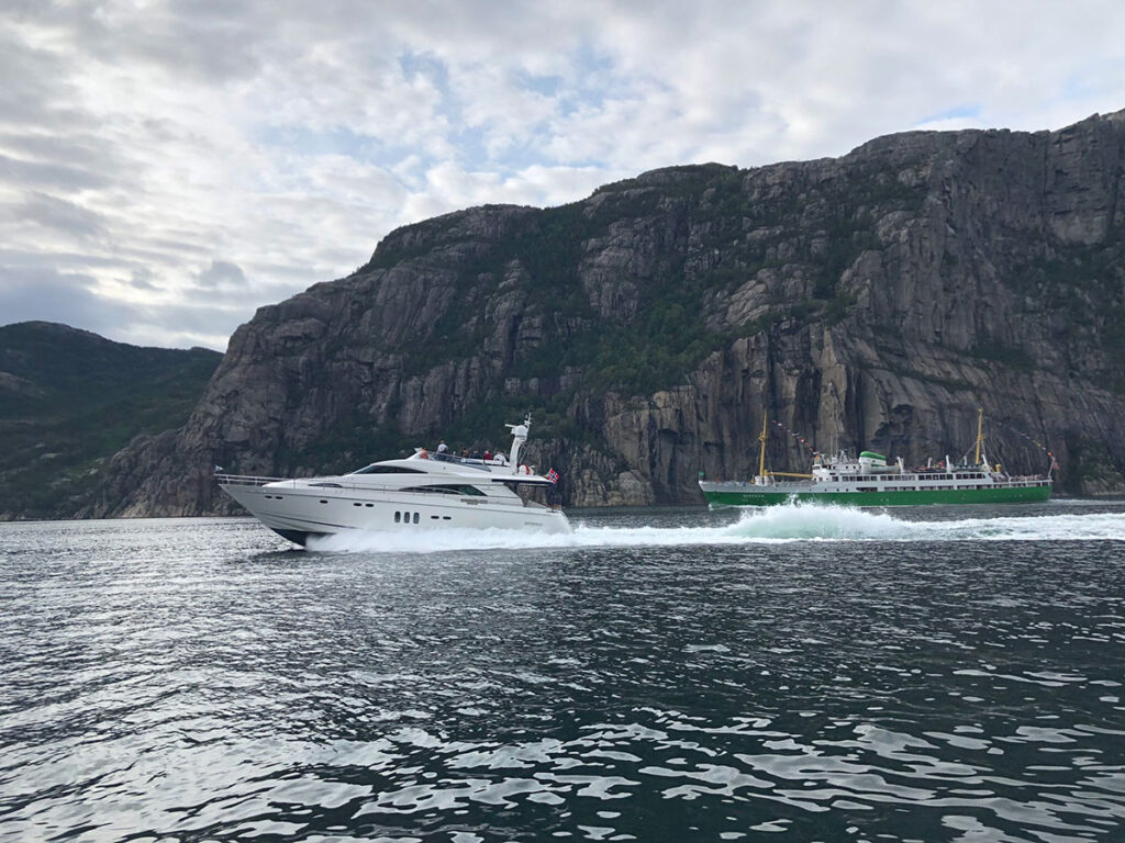Cruise på Lysefjorden